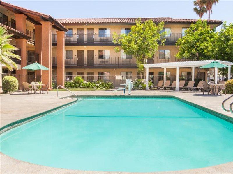 Days Inn By Wyndham San Jose Airport Milpitas Eksteriør billede