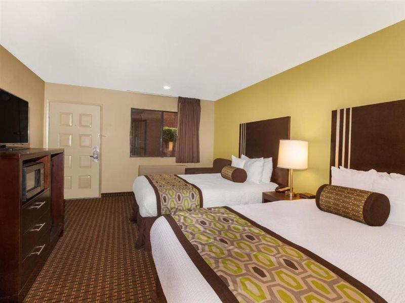 Days Inn By Wyndham San Jose Airport Milpitas Eksteriør billede