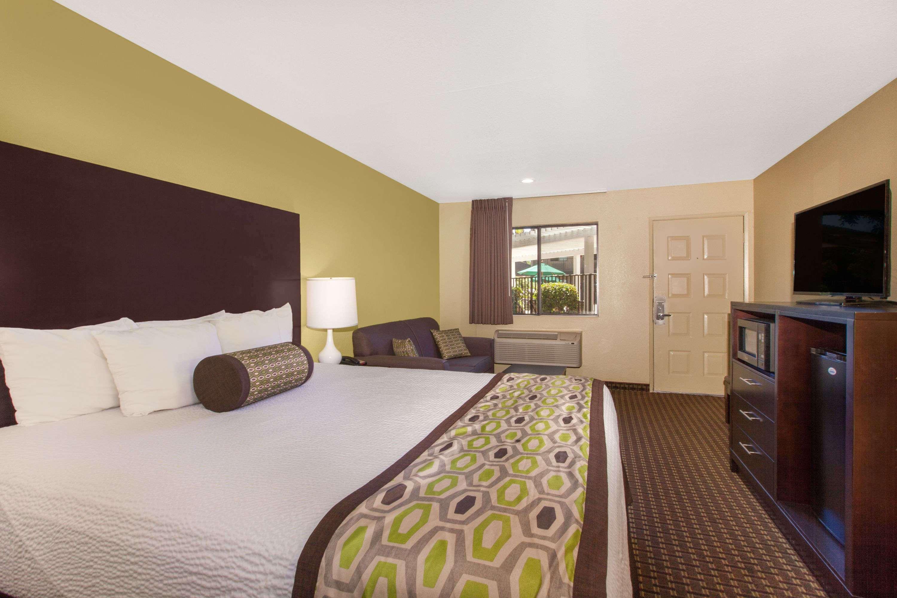 Days Inn By Wyndham San Jose Airport Milpitas Eksteriør billede